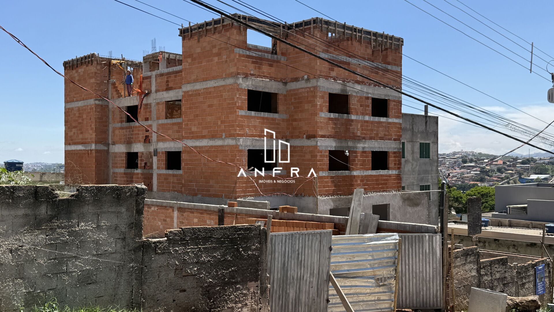 Apartamento com 2 Qts e 1 vaga no Mangueiras (Barreiro)