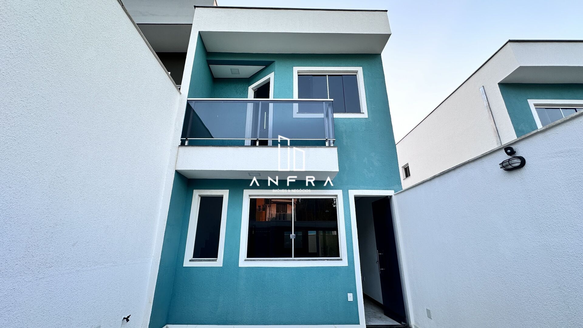 Casa com 3 Qts e 2 vagas no Masterville - Sarzedo